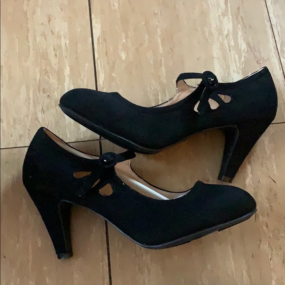 Retro Inspired Faux Suede Heels - Picture 2 of 5